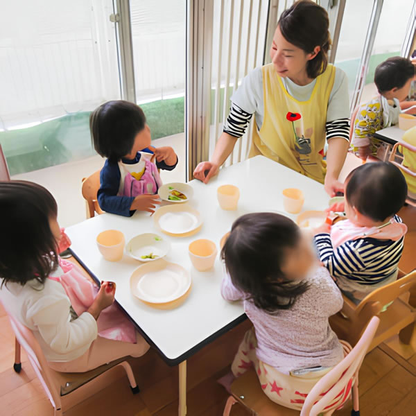 ふたつばし保育園様 施設内の様子